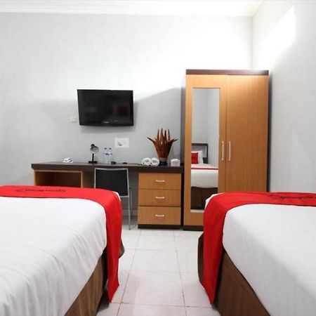 Reddoorz Plus @ Hotel Star 88 Tugu Kültér fotó