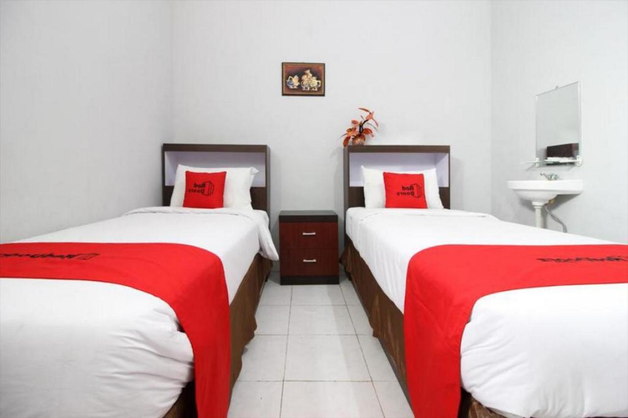 Reddoorz Plus @ Hotel Star 88 Tugu Kültér fotó