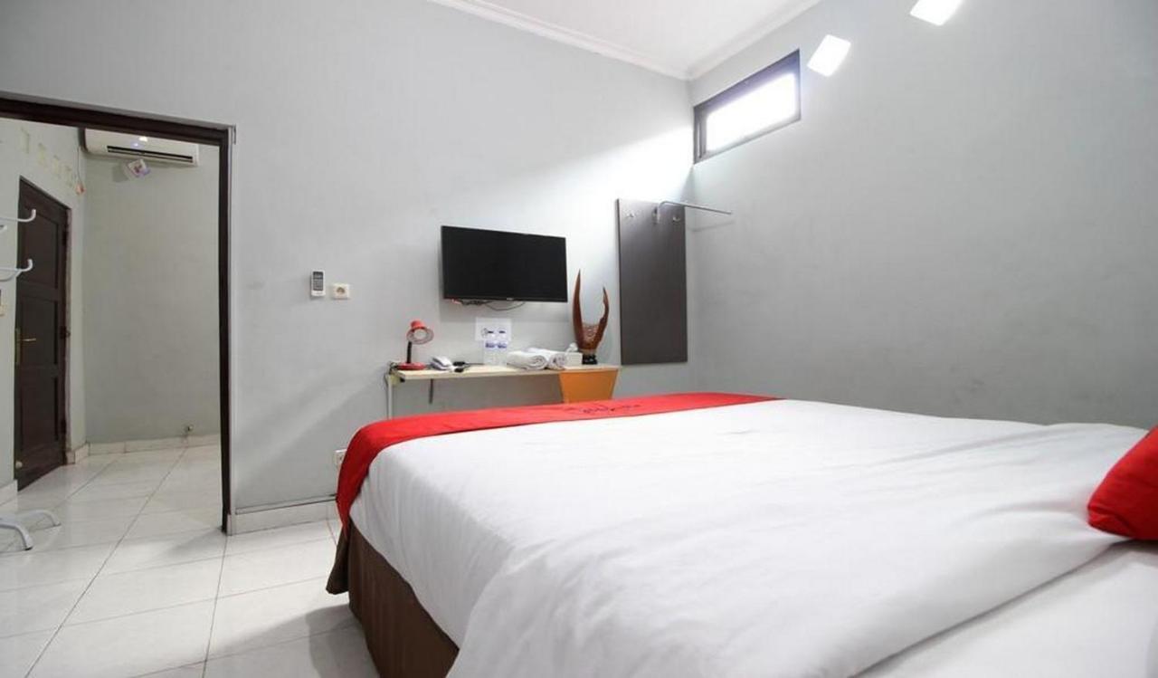 Reddoorz Plus @ Hotel Star 88 Tugu Kültér fotó