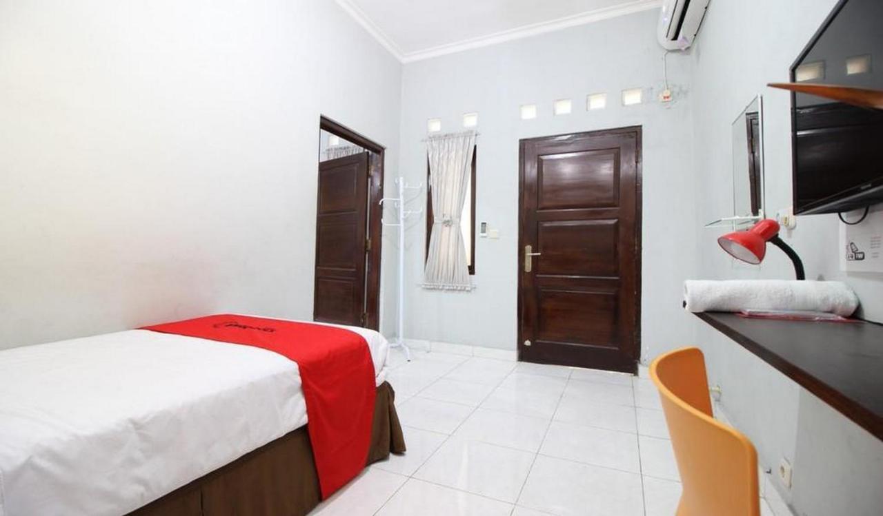 Reddoorz Plus @ Hotel Star 88 Tugu Kültér fotó