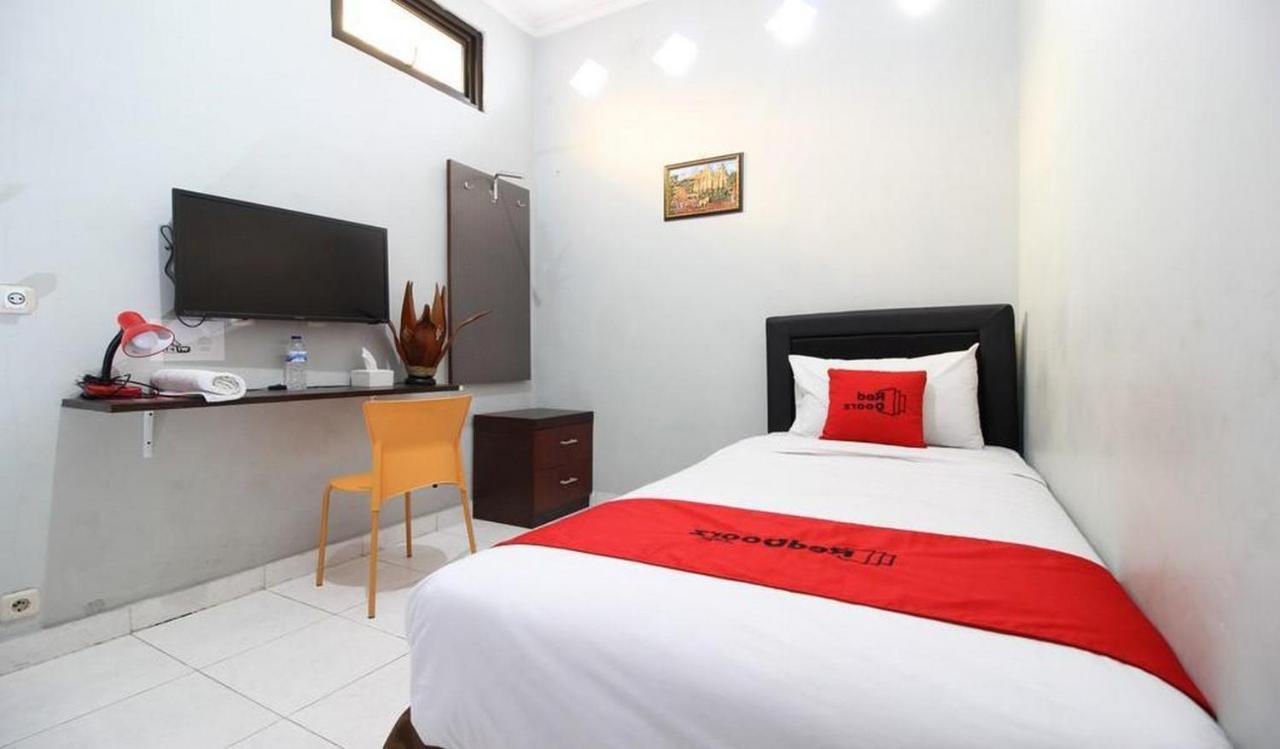 Reddoorz Plus @ Hotel Star 88 Tugu Kültér fotó