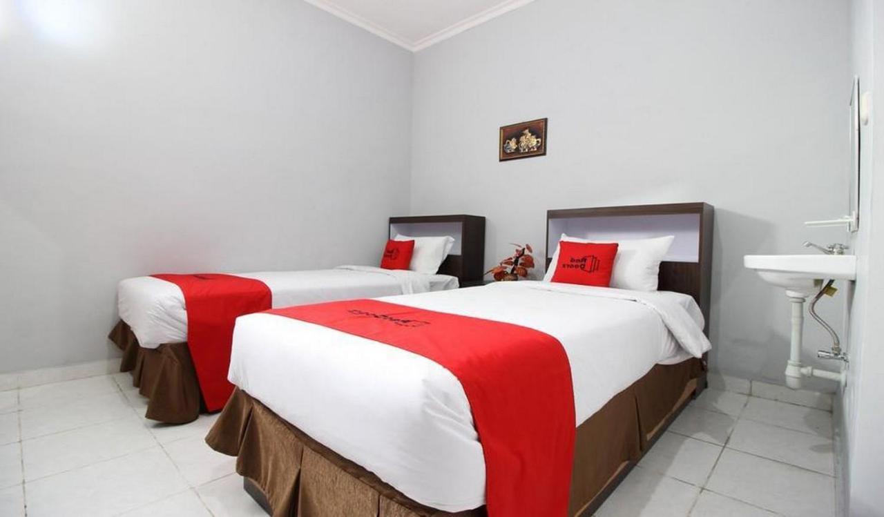 Reddoorz Plus @ Hotel Star 88 Tugu Kültér fotó