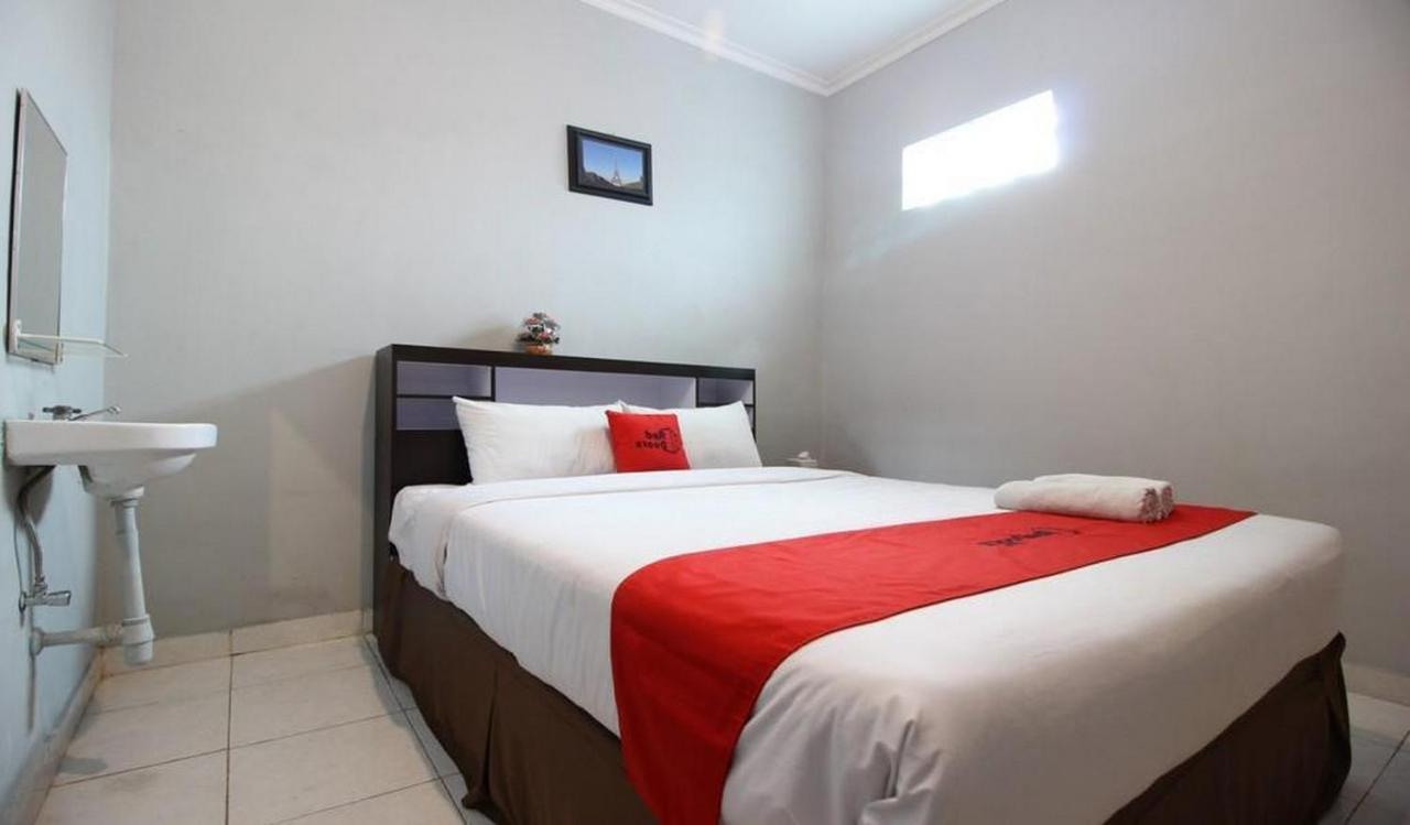 Reddoorz Plus @ Hotel Star 88 Tugu Kültér fotó