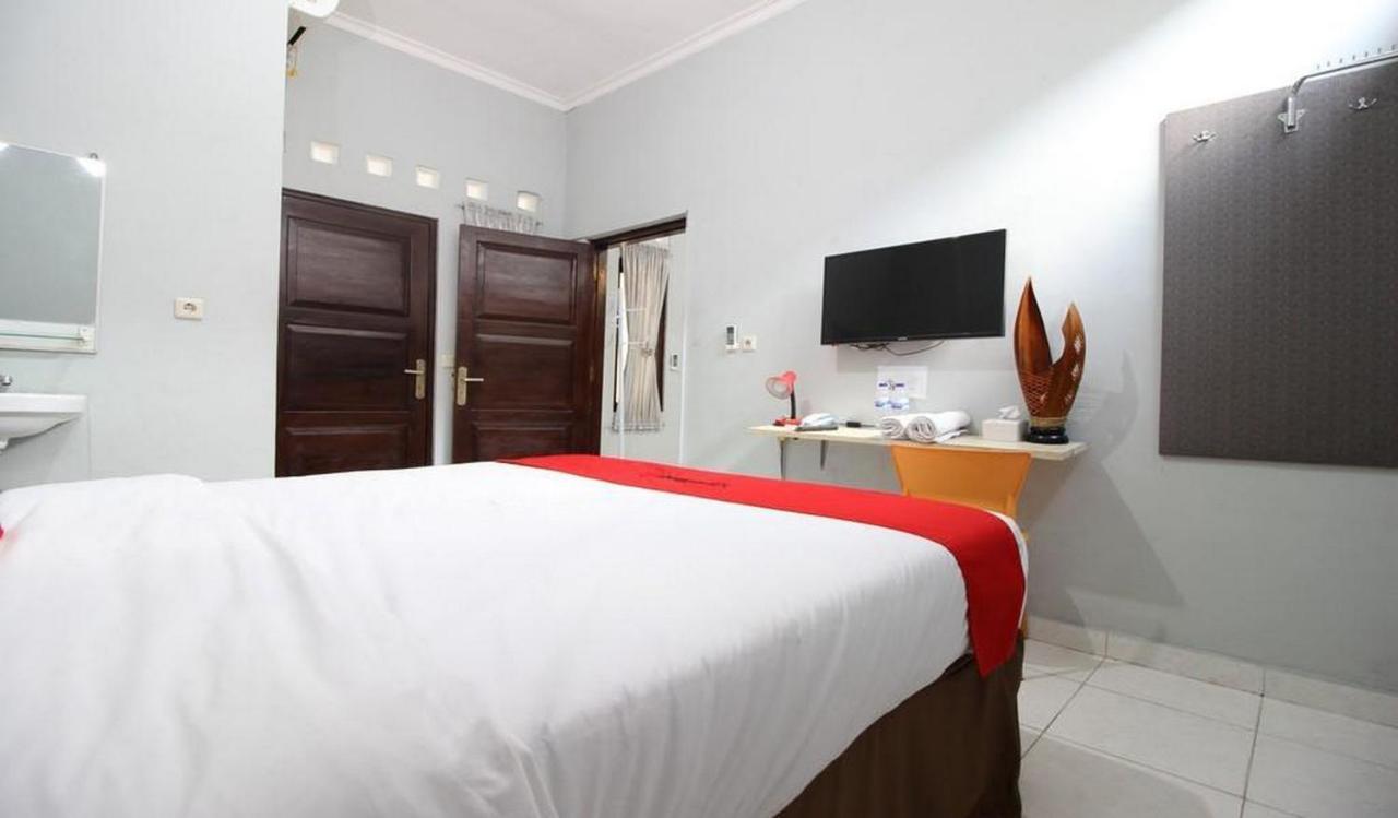 Reddoorz Plus @ Hotel Star 88 Tugu Kültér fotó